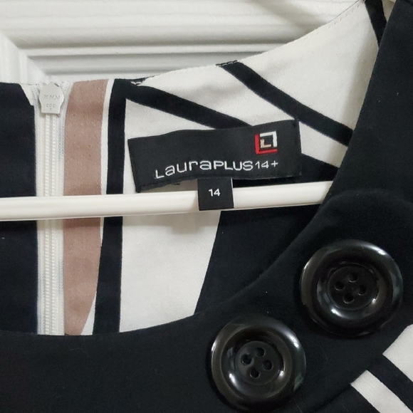 Chic Abstract Patterned Midi Dress - Picture 4 of 5